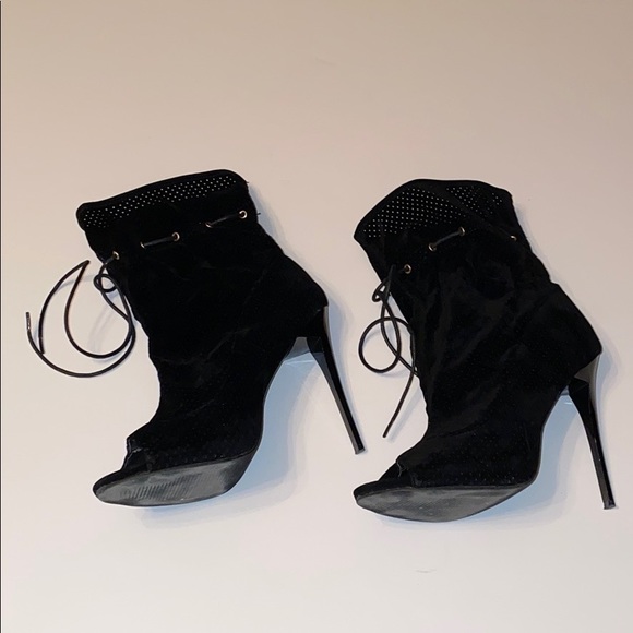 Mona Mia Black Booties - Picture 3 of 5